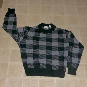 Stylish Black and Gray Checkered Crewneck Sweater